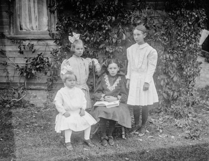 (L to R) Barbara Voorheis, Juniata Voorheis, unkn, unkn