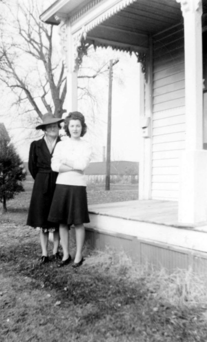 (L to R) Gladis Newman and Saradelle Beamer