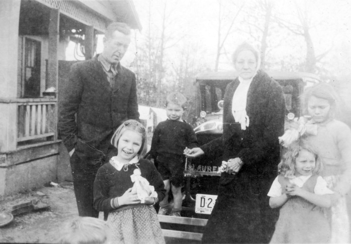 Ingrams. (L to R) Horace, Mary, Joe, Ida Ingram Byers, Eleanor, Alice