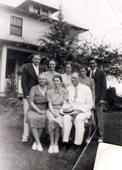 Johnson Family. (L to R) Vaughn, Mattie, Kathryn, Helen, Lois, Williiam, Elizabeth, Albert.