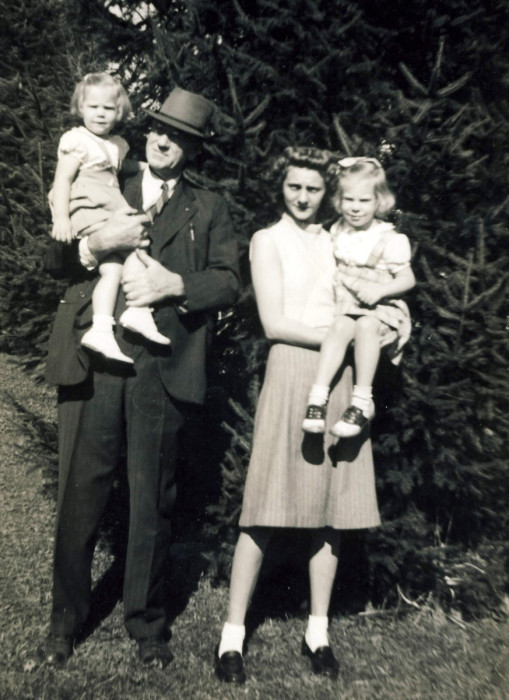 (L to R) Lillian Norburn, William Sullins Johnson, Nancy McCracken, Anne Norburn 1945.