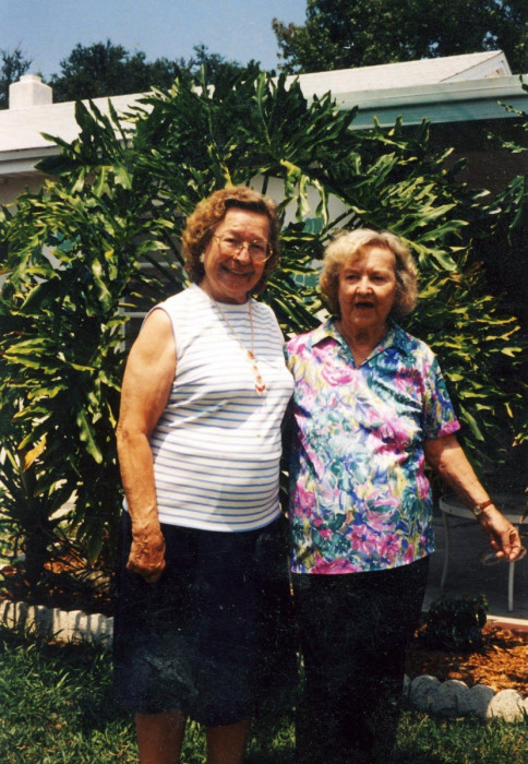 (L to R) Dorothy Martha Mobley (Corder) and Alice Mobley (Stephens, Gumbinger)