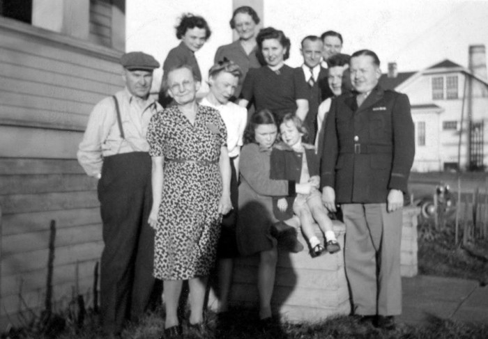 On left: George and Della Hunt
